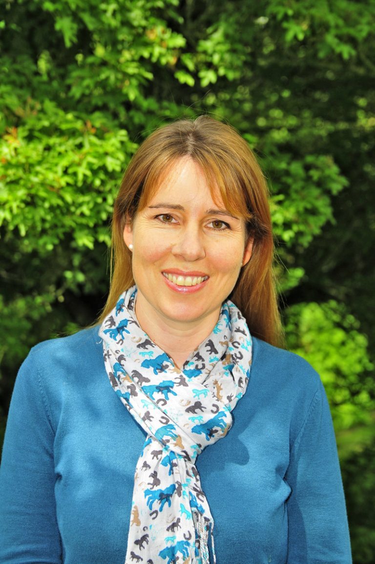 DSC0990 small 768x1156