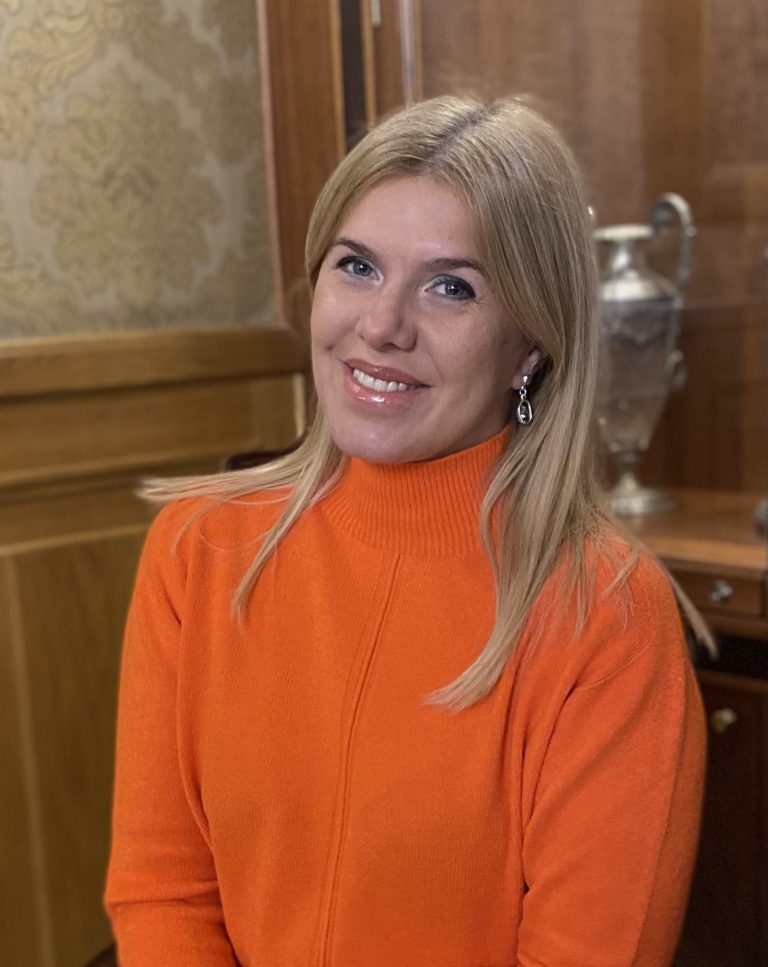 7474419D 864E 40C9 80F7 A915080FAF3C 768x967