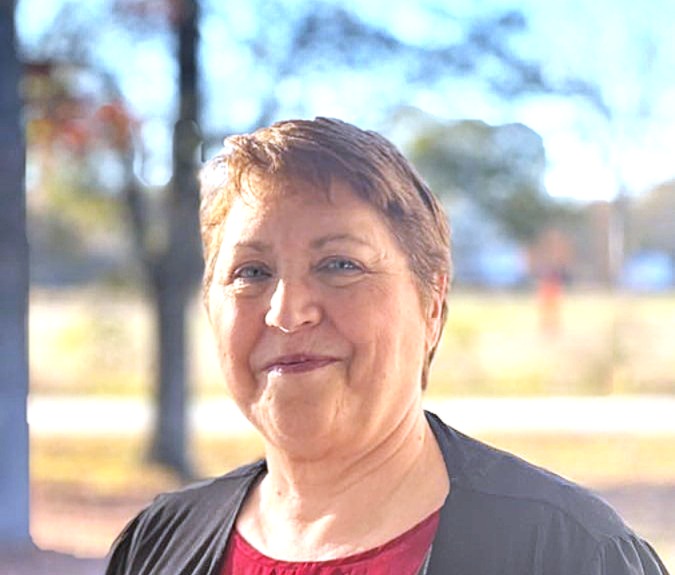 Lynette Davis pic 2021 revised