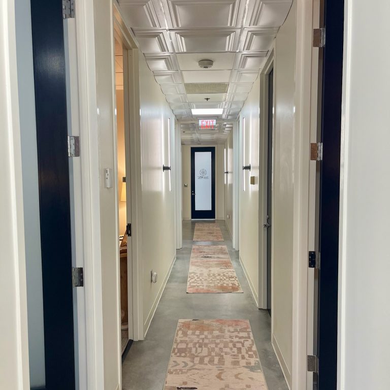 FullSizeR 12 768x768